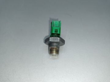 Датчик тиску олії ДВЗ MAZDA 3 BK 03-08