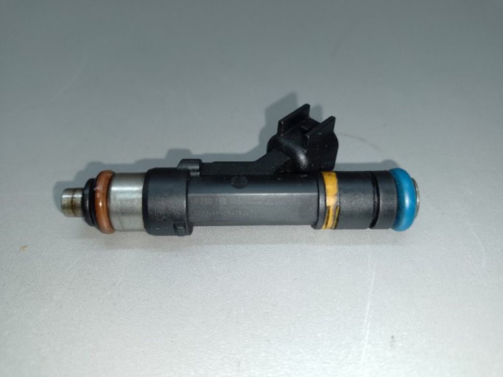 L3G5-13-250 | Форсунка топливная MAZDA 3 BK 03-08