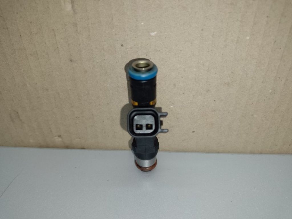 L3G5-13-250 | Форсунка топливная MAZDA 3 BK 03-08 - Фото 2