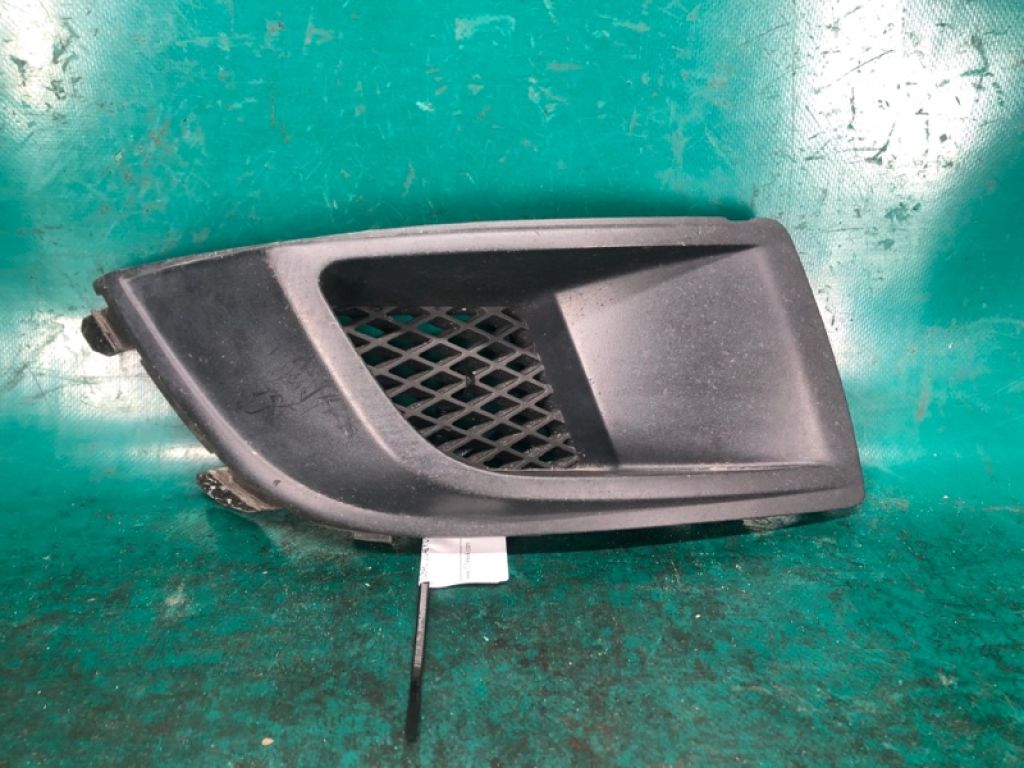 57731AG38A | Заглушка протитуманних фар прав. SUBARU LEGACY 03-09 BL/BP