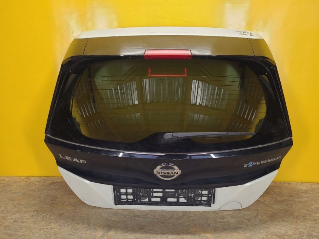 K01005SHMB | Крышка багажника NISSAN LEAF 18-