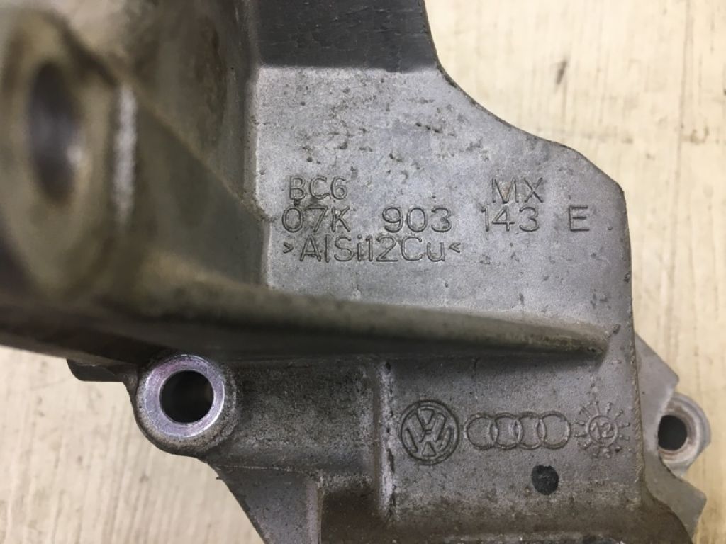 07K903141B | Кронштейн натяжного ролика VOLKSWAGEN JETTA USA 10-17 - Фото 5
