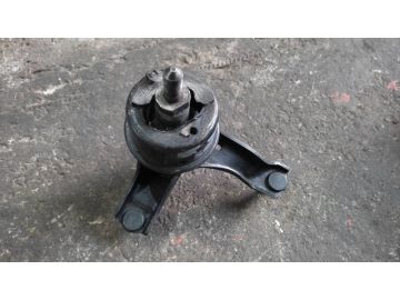 Подушка двигуна прав. TOYOTA SOLARA 03-09