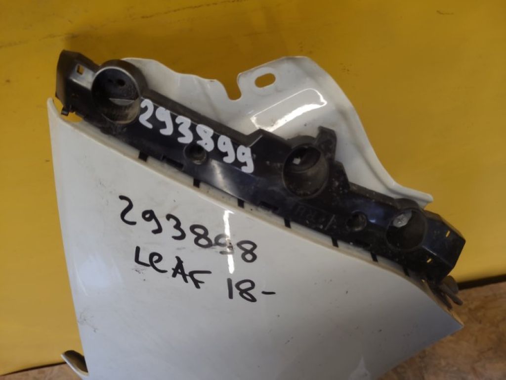 62224-5SK0A | Кронштейн/крепление переднего бампера (на крыле) прав. NISSAN LEAF 18-