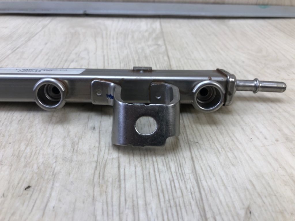 6M8Z-9D280-C | Паливна рейка FORD FUSION 14- - Фото 3