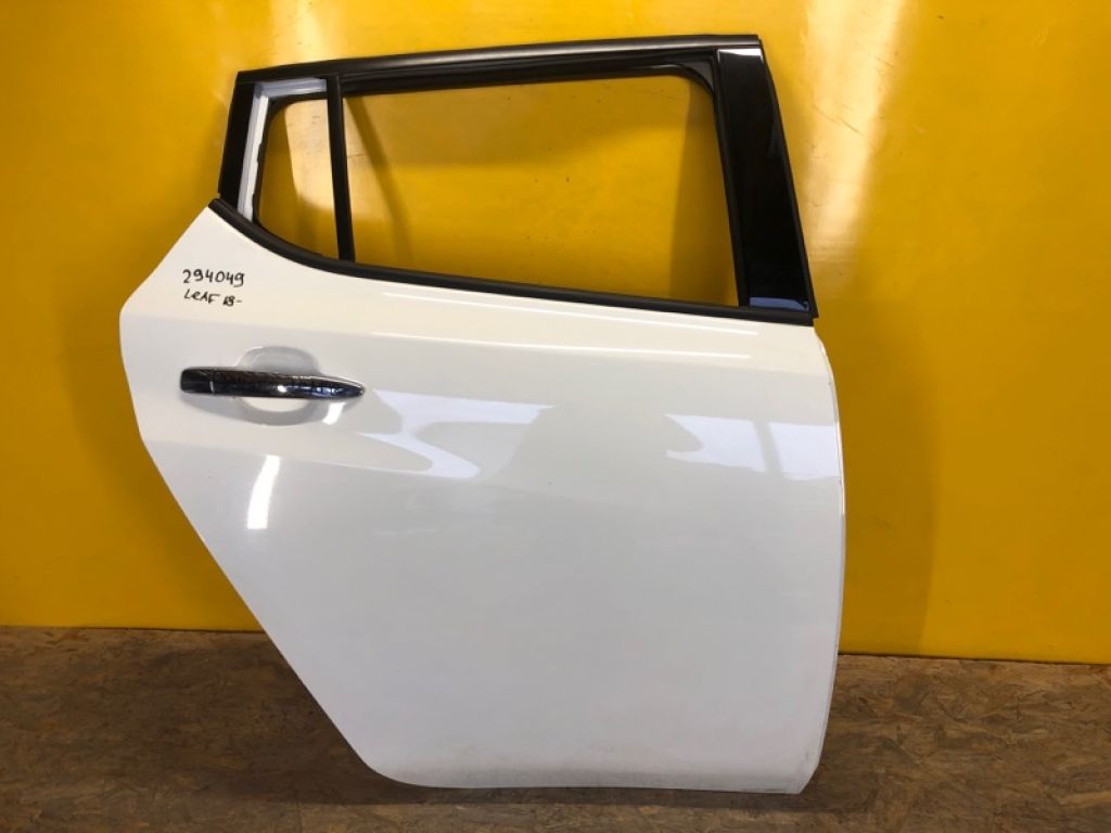 82100-5SF0A | Двері задн. прав. NISSAN LEAF 18-