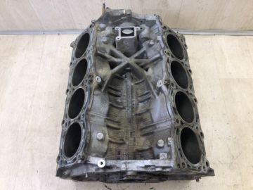 Блок двигателя INFINITI QX56 / TITAN / ARMADA 04-16