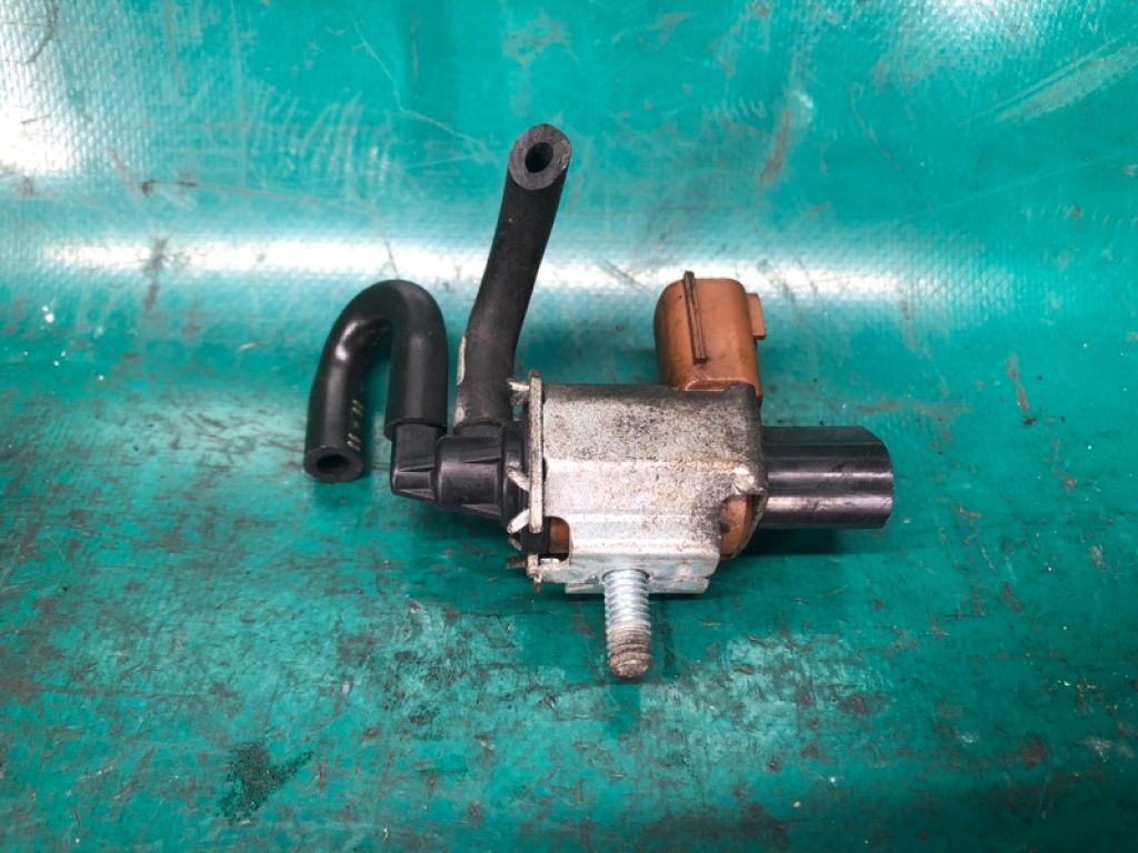 LF82-18-741 | Клапан електромагнітний (вакуумний) MAZDA 3 BL 09-13 - Фото 3