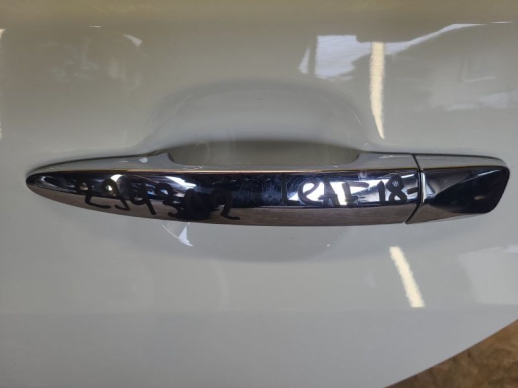 82640-9N00A | Ручка двері зовнішня задн. лів. NISSAN LEAF 18-