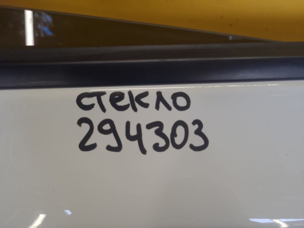 82301-3NF1A | Стекло двери задн. лев. NISSAN LEAF 18-