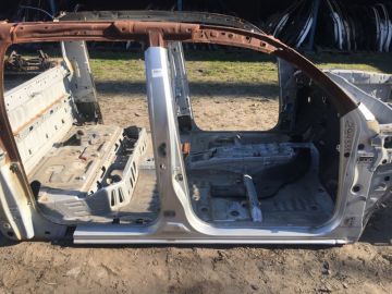 Стойка кузова средняя прав. TOYOTA TACOMA 05-15
