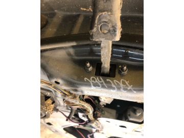 Ограничитель двери передн. прав. TOYOTA AVENSIS 03-08