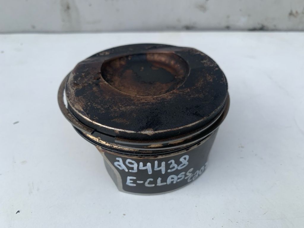 A 276 030 53 17 | поршень лів. MERCEDES E-CLASS C207 09-16