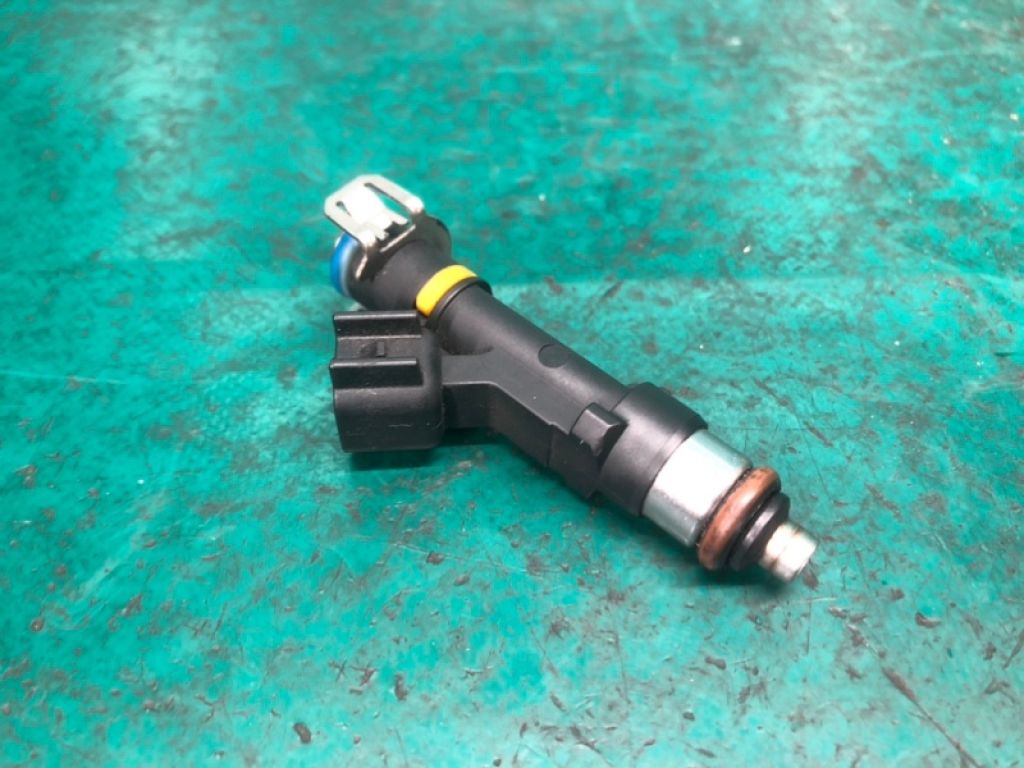L3G5-13-250 | Форсунка топливная MAZDA 3 BK 03-08