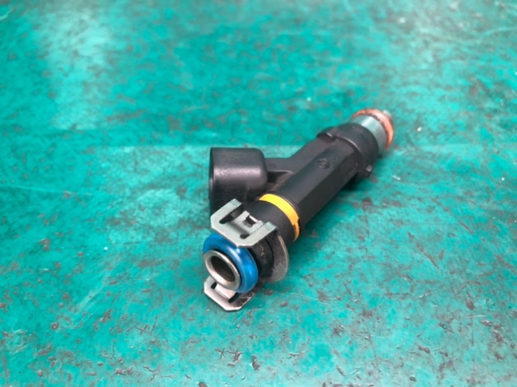 L3G5-13-250 | Форсунка топливная MAZDA 3 BK 03-08 - Фото 3