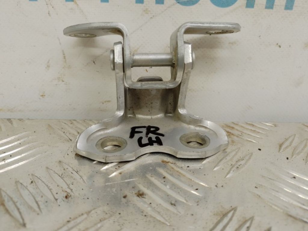 68760-20121 | Петля двери верхняя задн. лев. TOYOTA RAV4 05-12