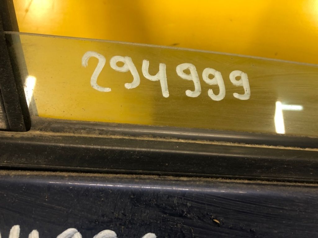 68101-02100 | Стекло двери передн. прав. TOYOTA COROLLA 120 00-07