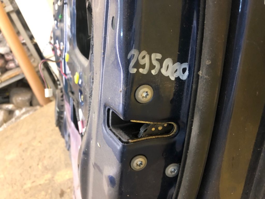 69030-02161 | Замок двері передн. прав. TOYOTA COROLLA 120 00-07