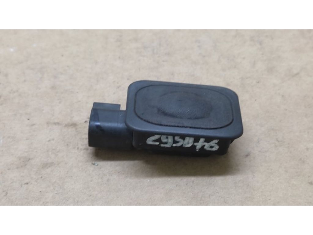 1L2Z-14018-AC | Кнопка открывания багажника наружная FORD FUSION 14-