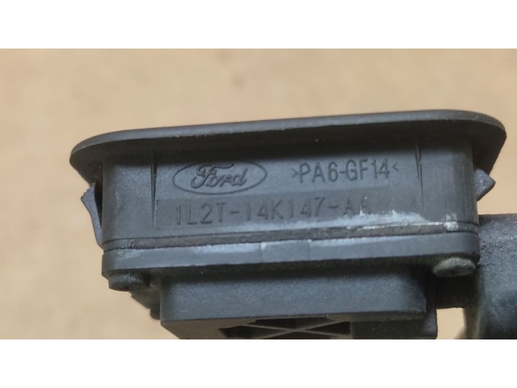 1L2Z-14018-AC | Кнопка открывания багажника наружная FORD FUSION 14- - Фото 4