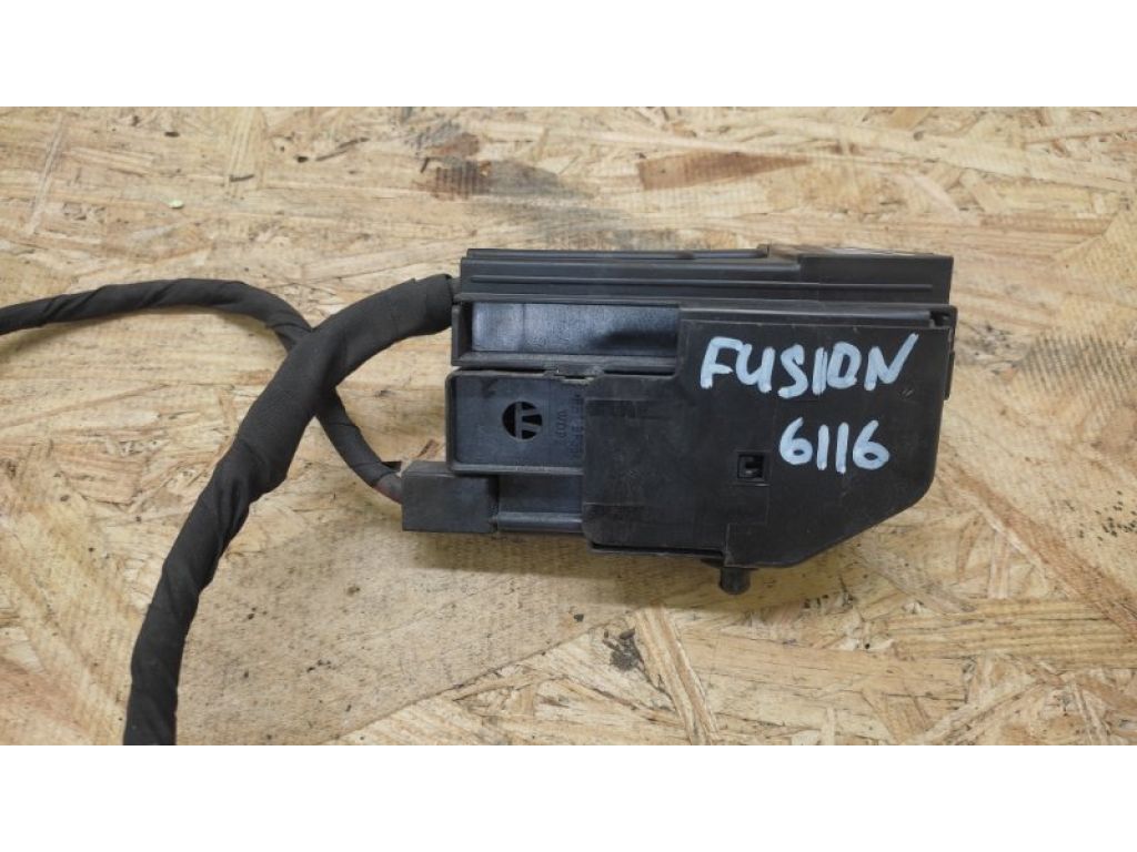 DU5Z-14526-E | Блок предохранителей моторный отсек FORD FUSION 14-