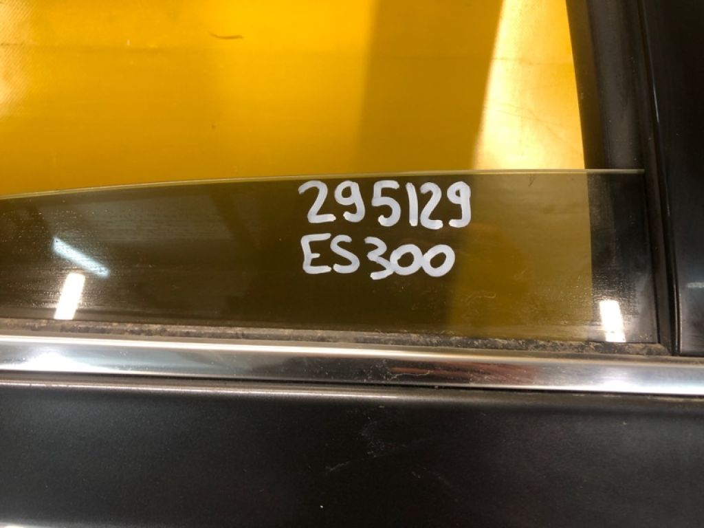 68113-33160 | Стекло двери задн. прав. LEXUS ES350 06-12