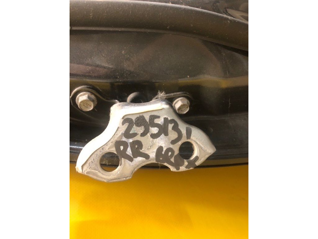 68750-20121 | Петля двери верхняя задн. прав. LEXUS ES350 06-12