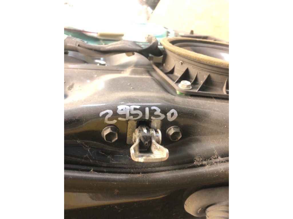 68630-33081 | Обмежувач дверей задн. прав. LEXUS ES350 06-12