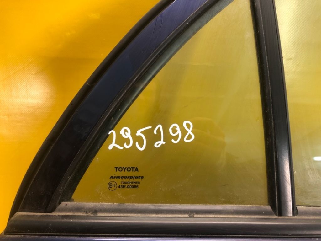 68123-12800 | Скло дверей глухе задн. прав. TOYOTA COROLLA 150 06-13
