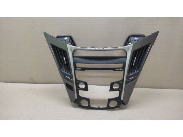 Накладка торпедо центр. HYUNDAI SONATA YF 10-14