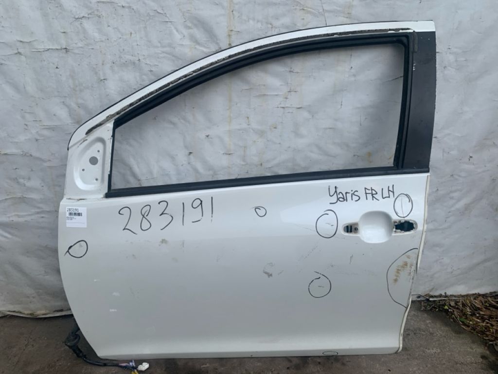 67002-52460 | Двері передн. лів. TOYOTA YARIS 05–11