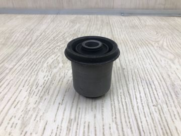 Сайлентблок передн. LEXUS GX470 02-09