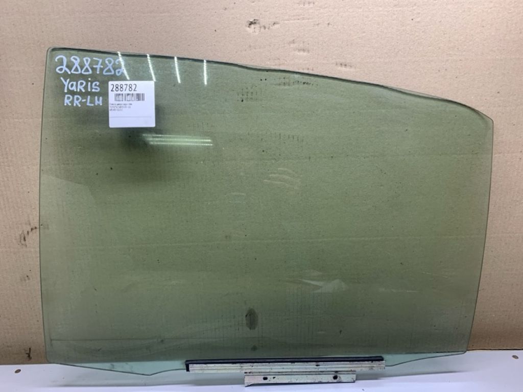 68140-52280 | Скло дверей задн. лів. TOYOTA YARIS 05–11