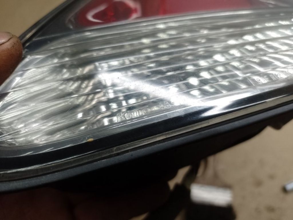 81580-48030 | Фонарь внутренний прав. LEXUS RX300 98-03 - Фото 3