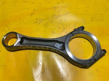 Шатун прав. PORSCHE CAYENNE 10-18