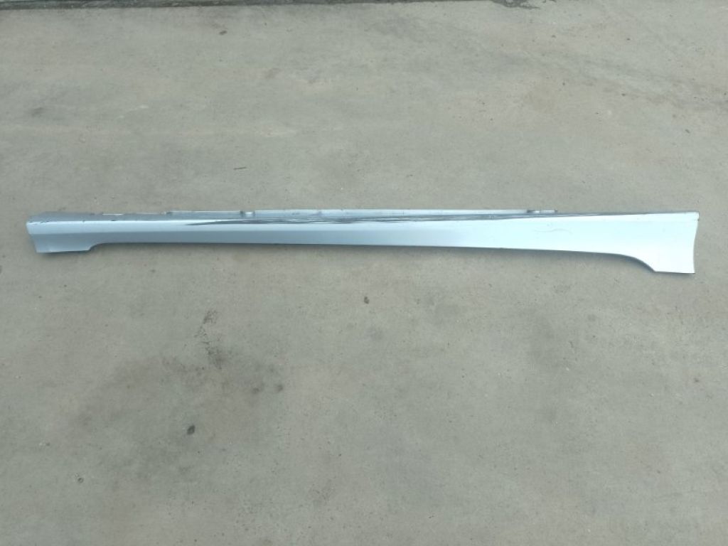 87752-4R000Y2U | Накладка порогу зовнішня прав. HYUNDAI SONATA YF 10-14