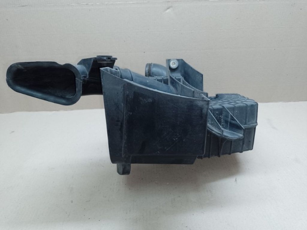 LF50-13-201B | Резонатор воздушного фильтра MAZDA 3 BK 03-08 - Фото 5