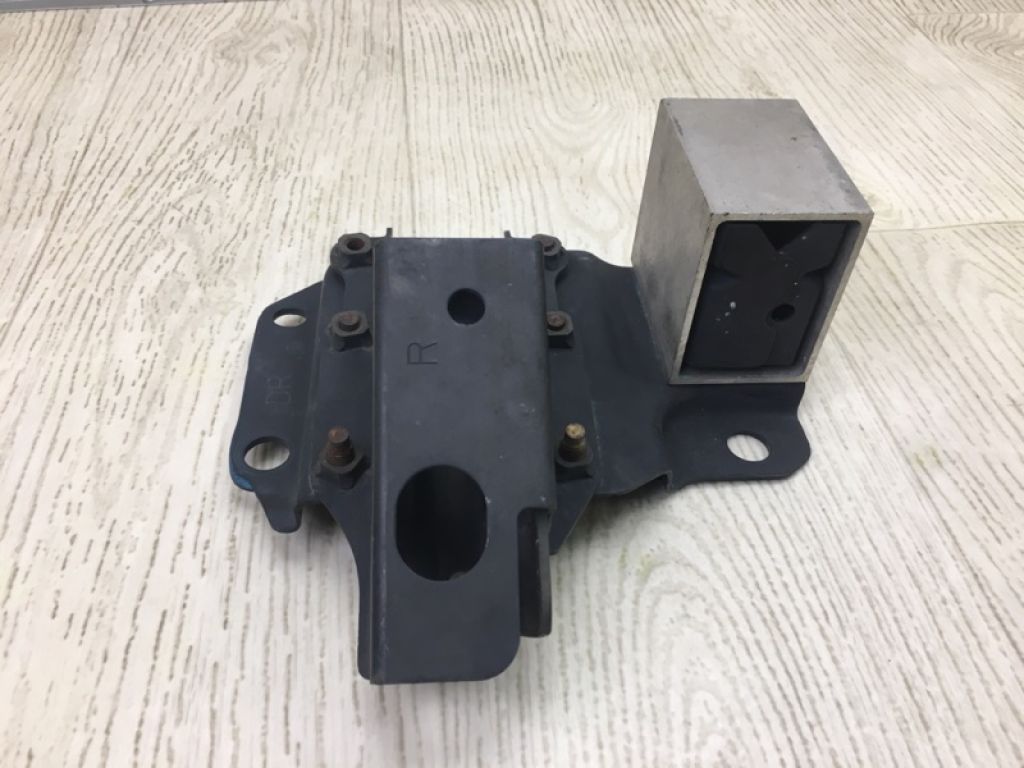 Кронштейн усилителя переднего бампера прав. SUBARU FORESTER SG 02-07 - Фото 5