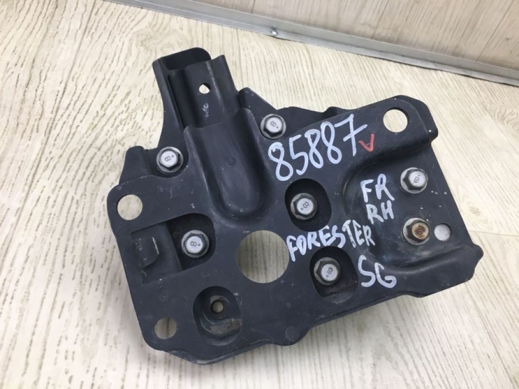 Кронштейн усилителя переднего бампера прав. SUBARU FORESTER SG 02-07 - Фото 6