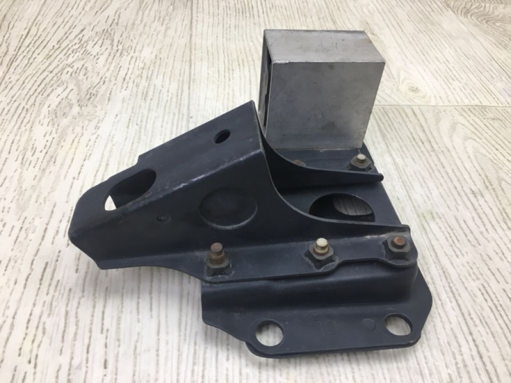 Кронштейн усилителя переднего бампера лев. SUBARU FORESTER SG 02-07 - Фото 2
