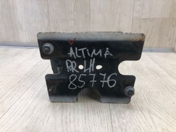 Кронштейн усилителя заднего бампера лев. NISSAN ALTIMA L32 07-12