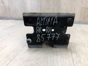 Кронштейн усилителя заднего бампера прав. NISSAN ALTIMA L32 07-12