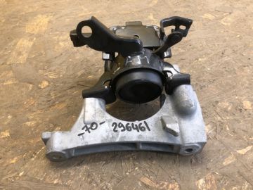 Подушка двигуна прав. TOYOTA CAMRY 70 17-
