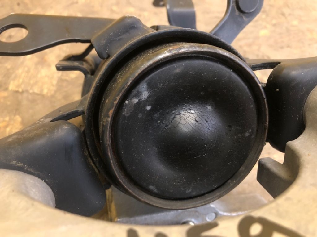 12305F0090 | Подушка двигателя прав. TOYOTA RAV4 18- - Фото 3