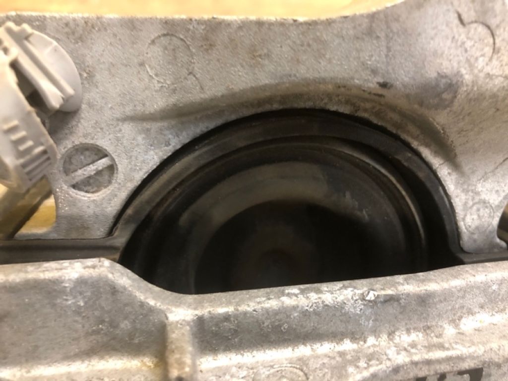 DH3V-39-06Y | Подушка двигуна MAZDA CX-3 14-18 - Фото 3