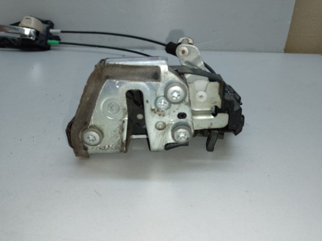 82310-57L13 | Замок двері задн. прав. SUZUKI KIZASHI 09-14