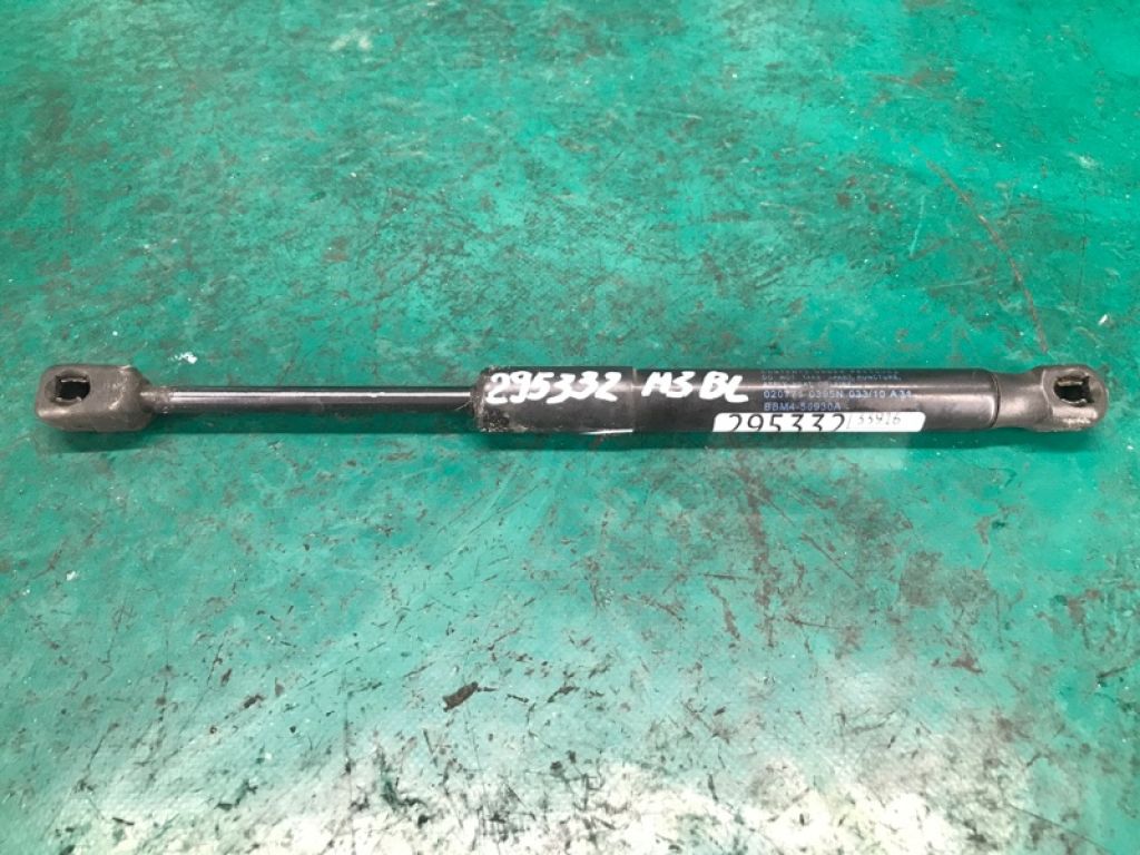 BBM4-56-930A | Амортизатор крышки багажника прав. MAZDA 3 BL 09-13