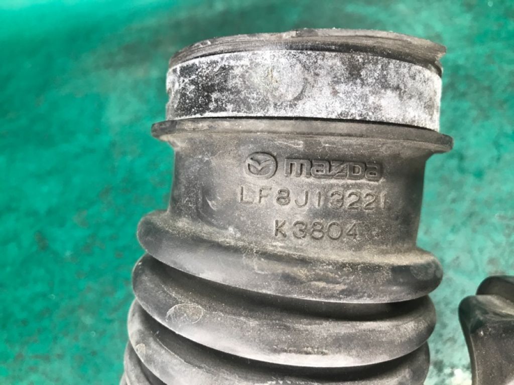 LF8J-13-221A | Патрубок воздушного фильтра MAZDA 3 BL 09-13 - Фото 6