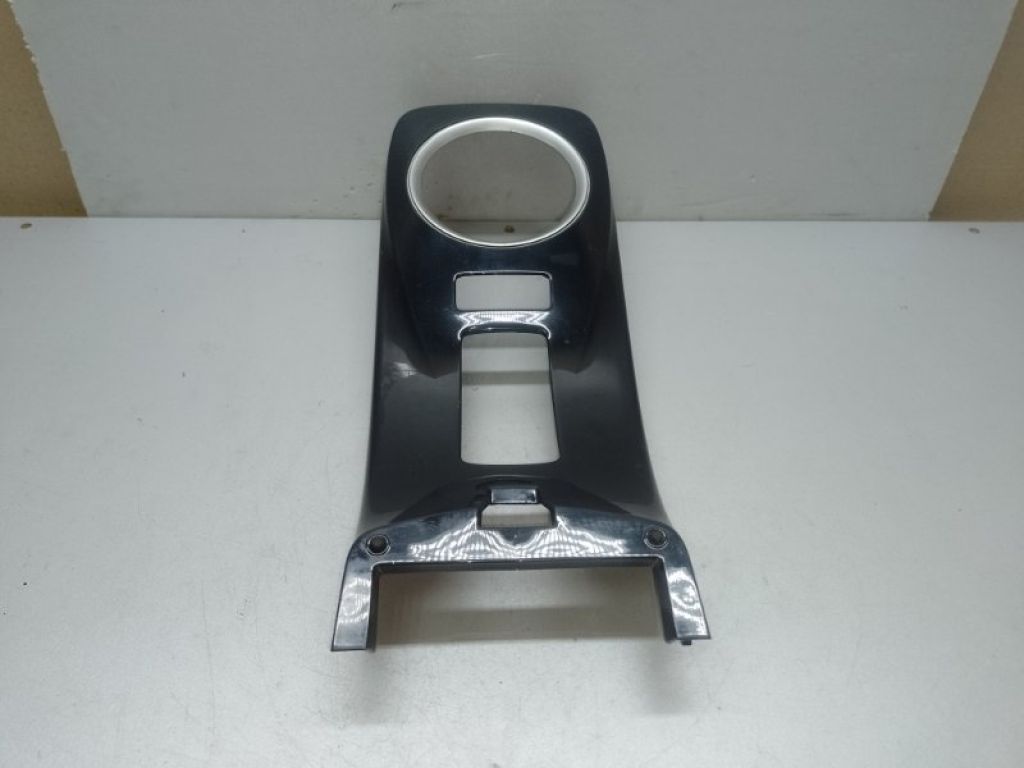 96915-3NA0A | Консоль КПП NISSAN LEAF 10-17