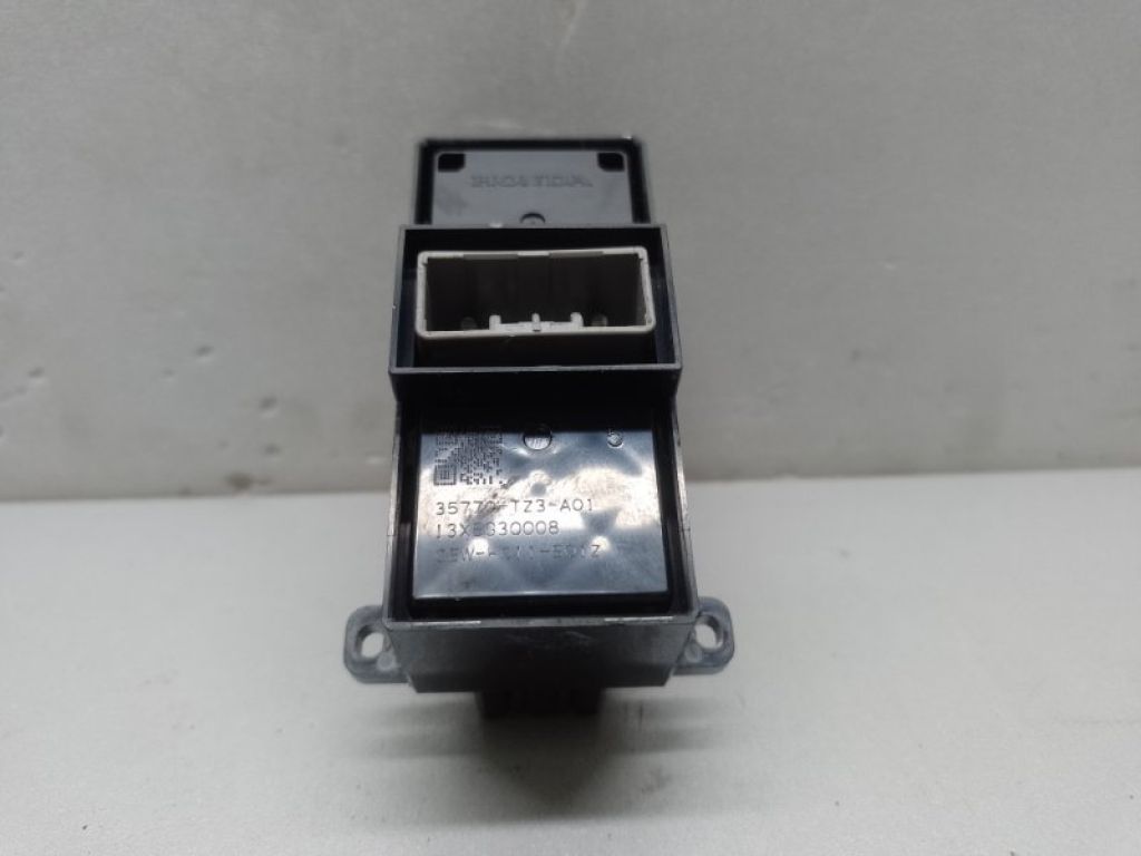 35770-TZ3-A01 | Кнопка стеклоподъемника задн. прав. ACURA TLX 14-17 - Фото 2
